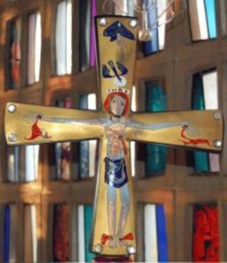 Kreuz im Altarraum